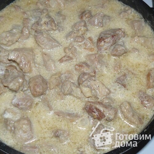 Мясо в сметанной подливе