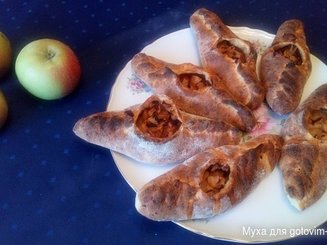 Расстегаи с яблоками на творожном тесте