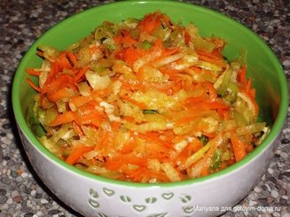 Салат из маргеланской редьки  и зеленого лука