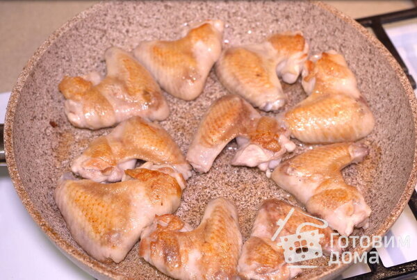 Куриные крылышки с ветчиной и грибами фото к рецепту 2