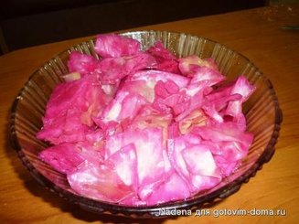 Капуста маринованная со свеклой
