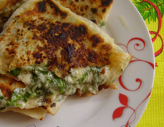 Ека или Горячая закуска из лаваша с сыром и зеленью