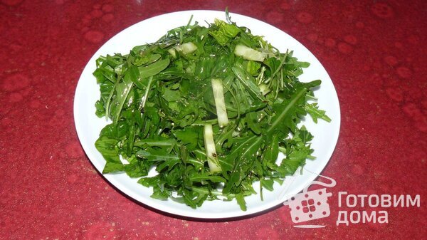 Зеленый салат с рукколой и шпинатом фото к рецепту 4