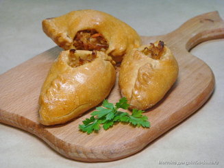Открытые пирожки с сыром и зеленью