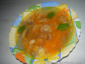 Чесночный суп с пшеном и грибами