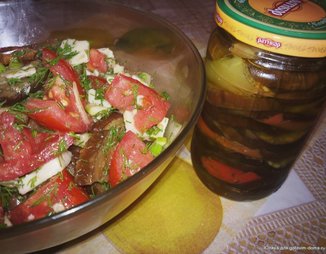 Салат с печеными баклажанами и перцем