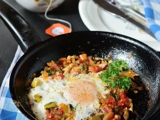 Huevos rancheros (Яйца по-деревенски)